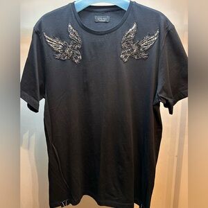 ZARA man t shirt gently worn. L size. Beautiful detail on the front.